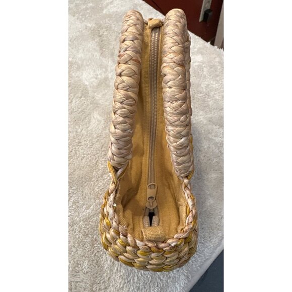 Woven Straw Flower Shaped Handbag With Double Handles & Zipper Closure Bahamas - Picture 5 of 9
